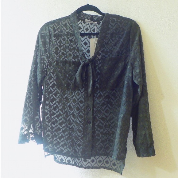 Tie neck blouse - Picture 2 of 3